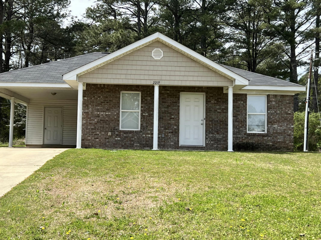 2219 BITTERSWEET DR, COLUMBUS, MS 39705, photo 1 of 10