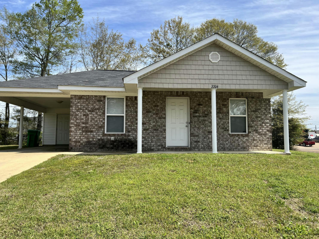 2204 BITTERSWEET DR, COLUMBUS, MS 39705, photo 1 of 10