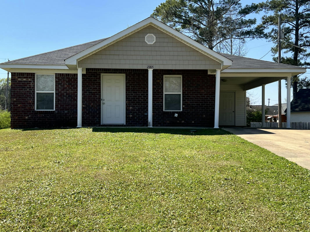 2205 BITTERSWEET DR, COLUMBUS, MS 39705, photo 1 of 12